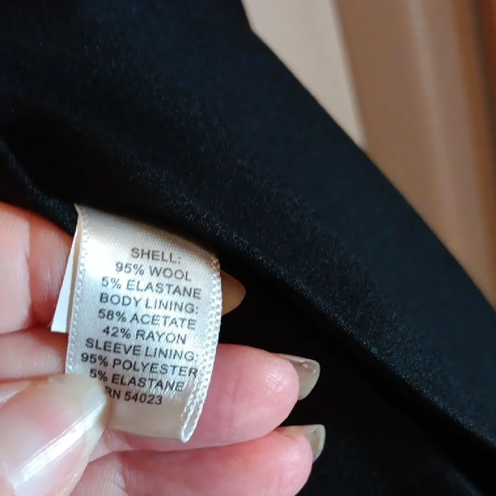 Banana Republic Charcoal Blazer - Picture 5 of 5